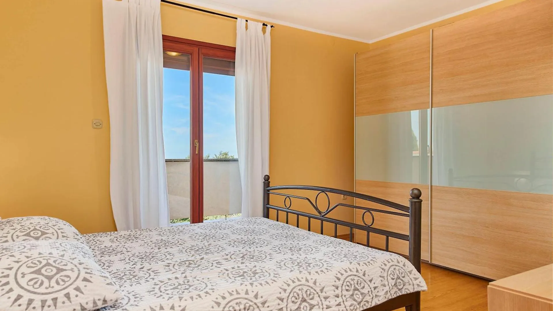 Schoenes Ferienhaus Emma Burići